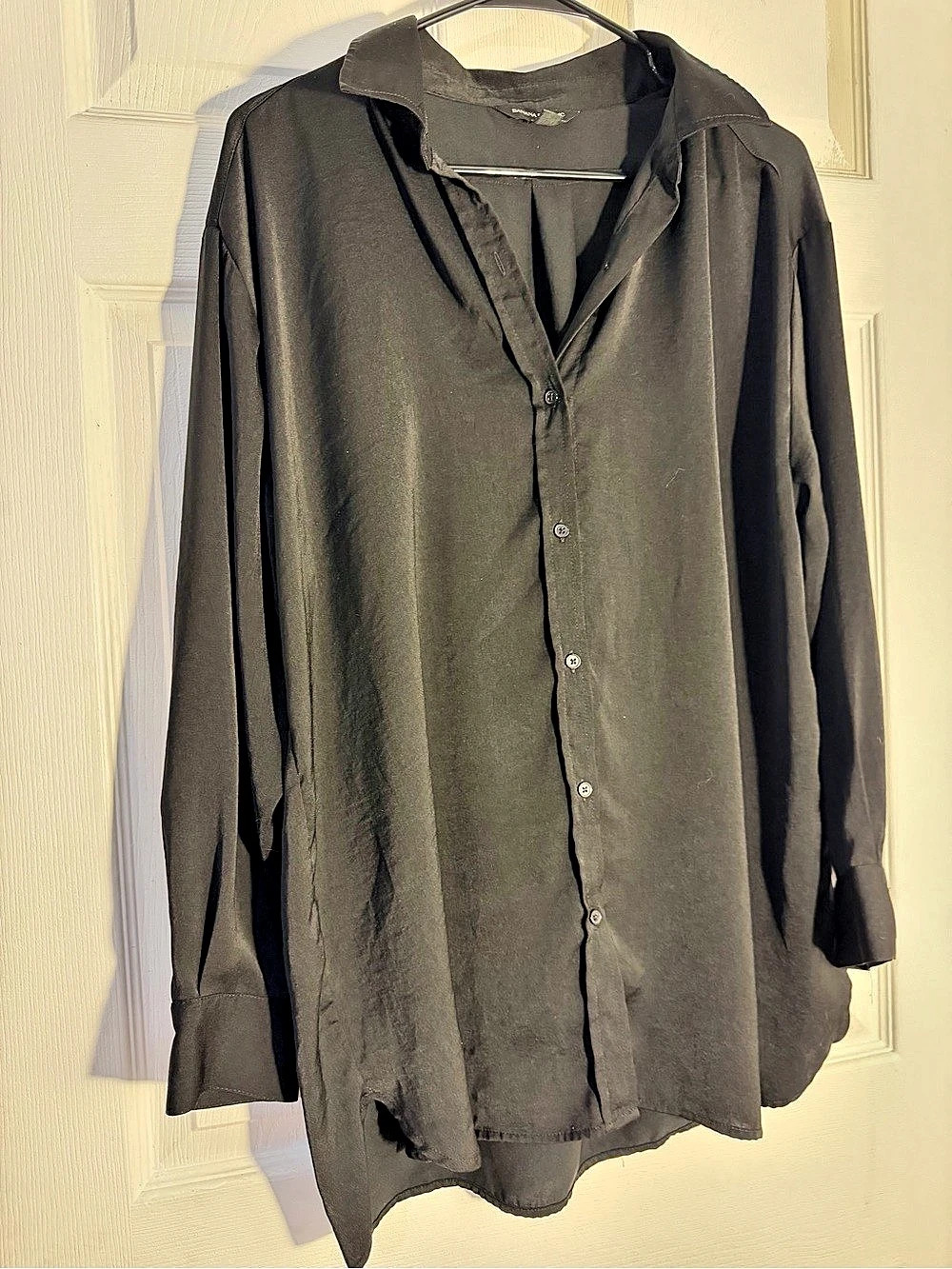 Banana Republic Button Down Blouse in Black Size Medium Like New